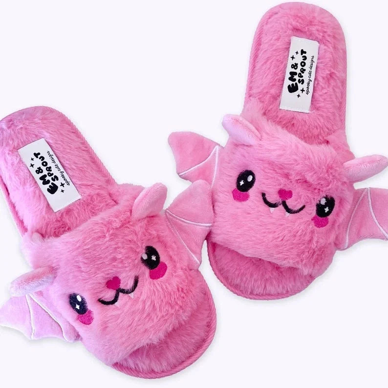 Bat wing slippers in super soft velvet with artificial fur lining