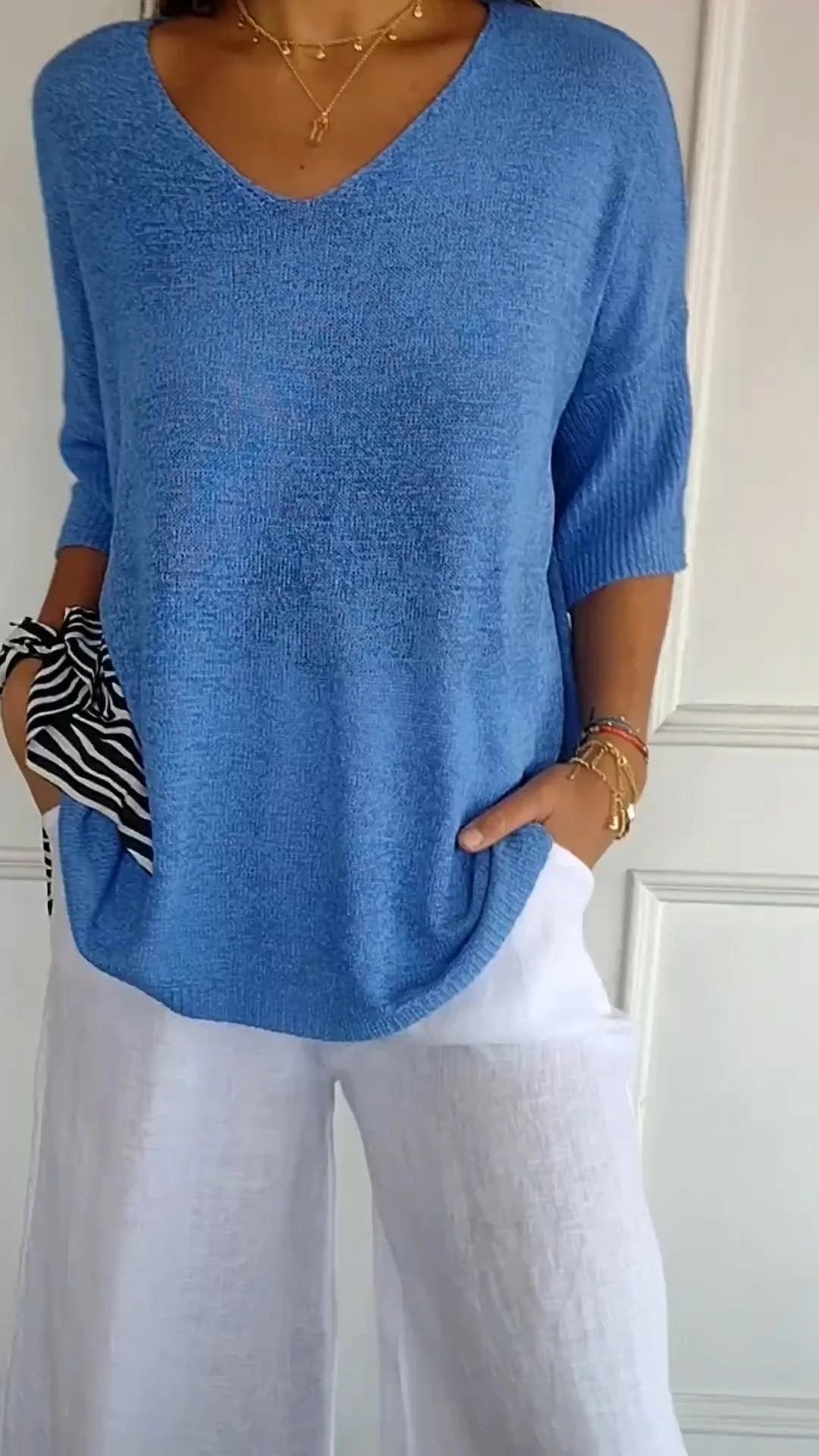 Stylish long-sleeve jumper in various colours with a slimming V-neckline design for a flattering silhouette