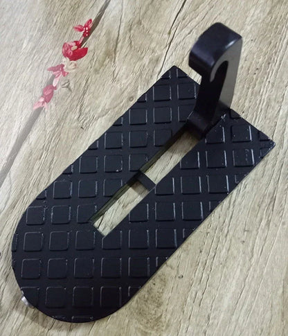 Durable aluminum alloy car assist pedal with versatile design for roof access and door hook assistance