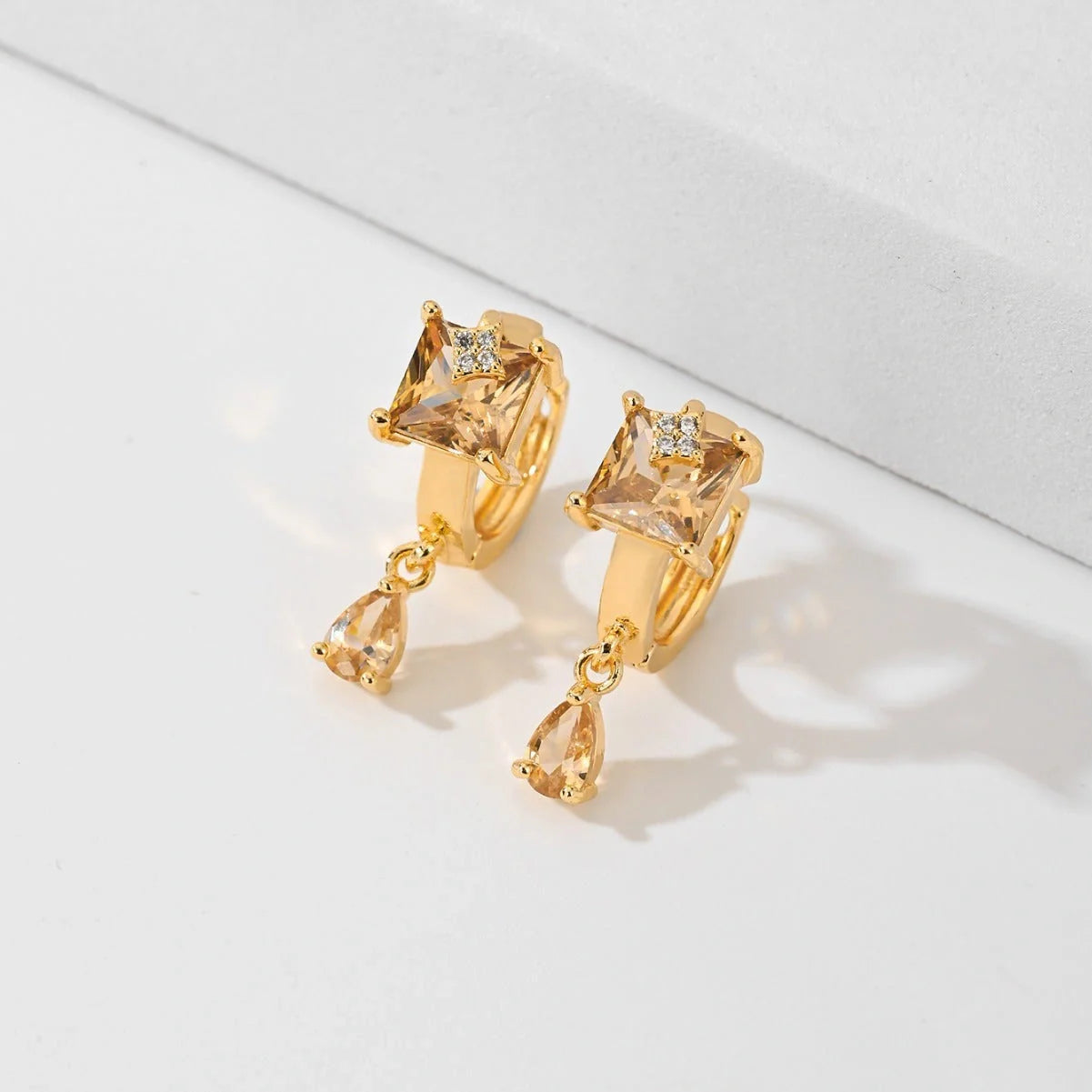 Copper-plated gold fashion earrings with water droplet design in various colours