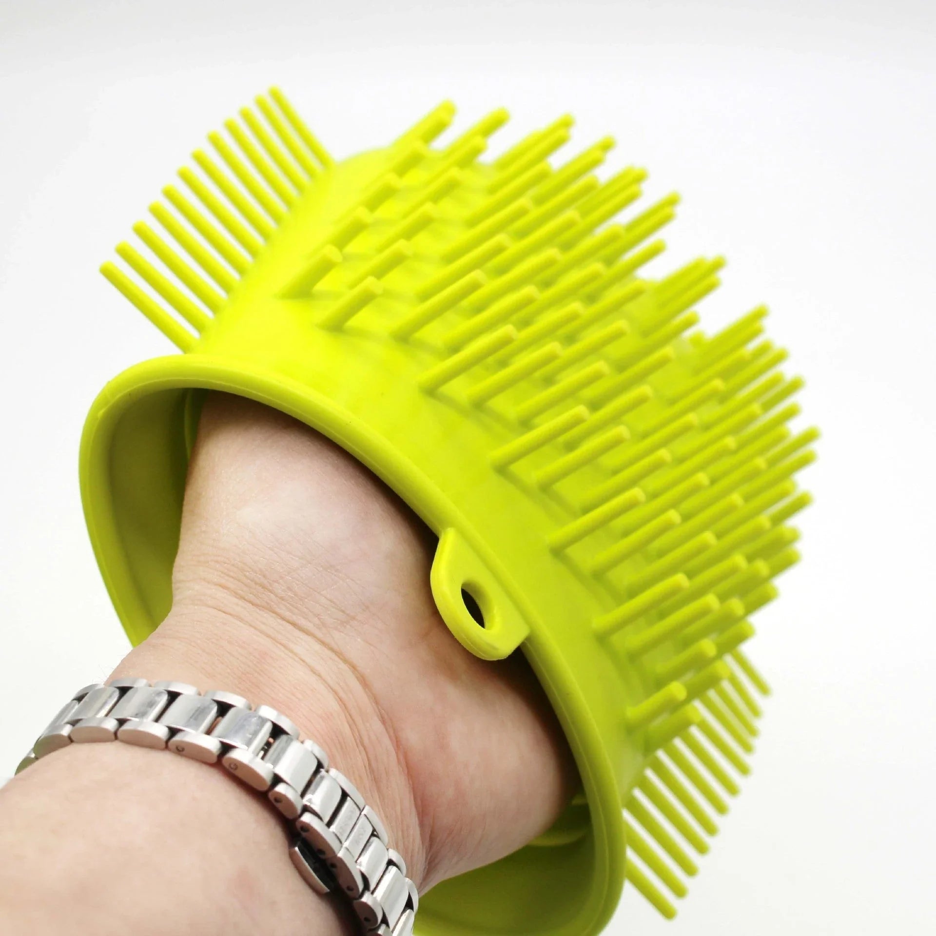 Premium paw cleaner for Shiba Inu pets with columnar cup design, soft silicone material, and massaging bristles for effective dirt and debris removal.