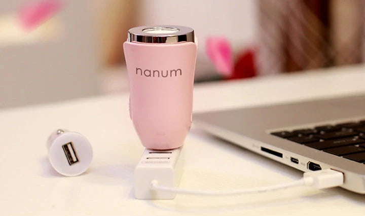 Car aroma diffuser with USB charger in five colours