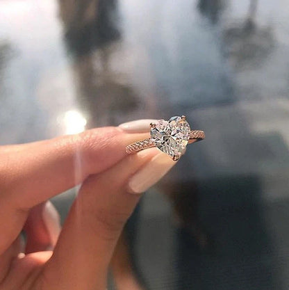 Heart-shaped zircon ring with white gold plating for engagements