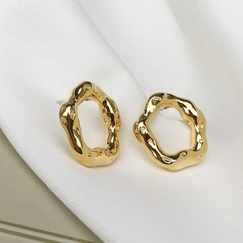 Vintage French cold wind ring with geometric design and electroplated finish for women