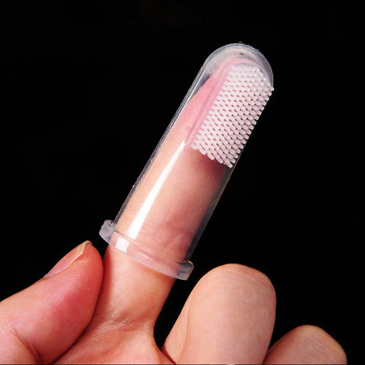 Silicone finger-mounted pet toothbrush for cleaning, freshening and strengthening cats' and dogs' teeth