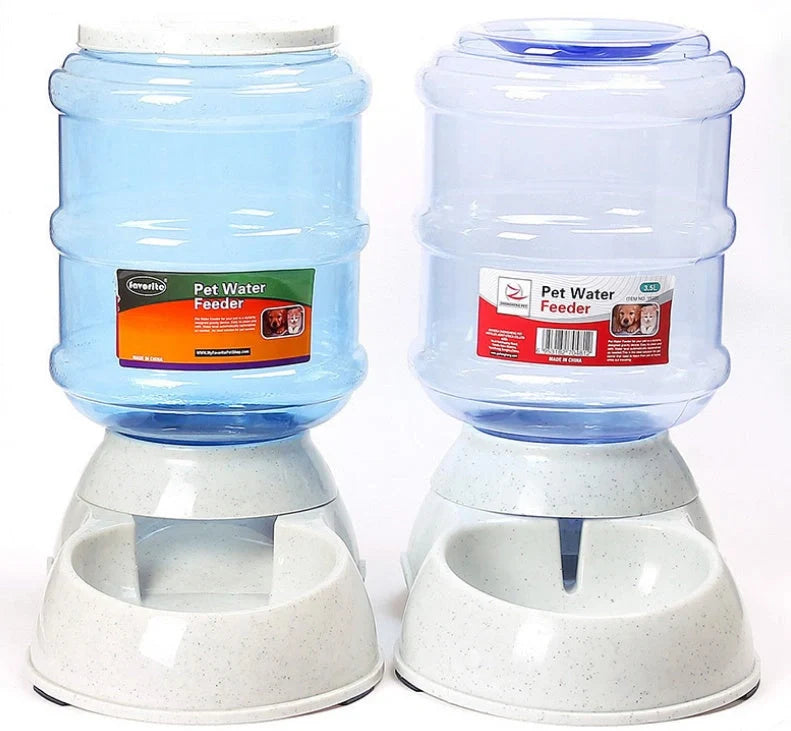 Automatic pet feeder and water dispenser for cats and dogs, available in green