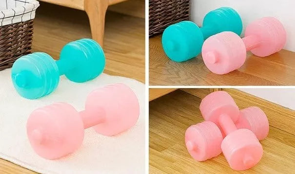 Water-filled fitness dumbbells for women in pink and green, adjustable weight