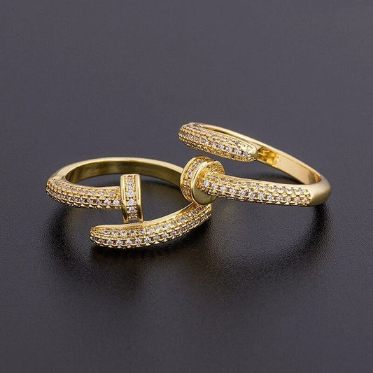 Adjustable geometric nail ring with gold-plated inlaid drill design