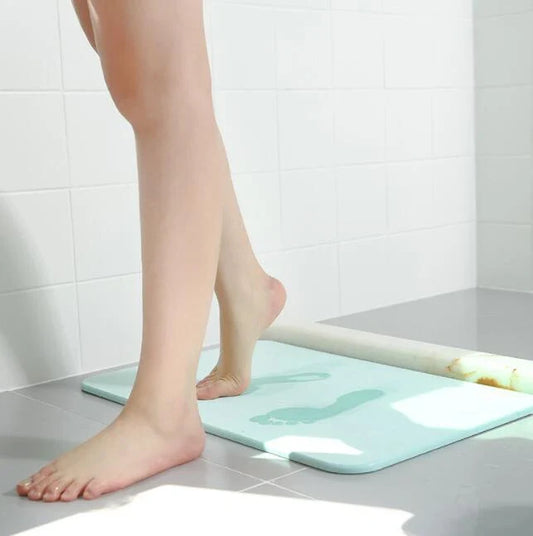 Premium diatomite absorbent foot pad with customized fit and superior moisture-wicking technology