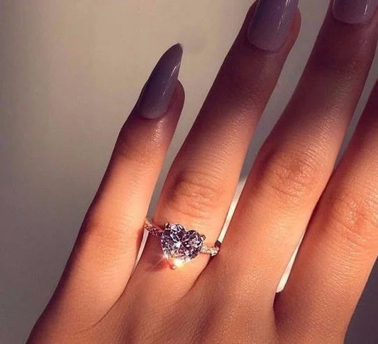 Heart-shaped zircon ring with white gold plating for engagements