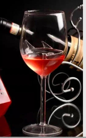 Lead-free crystal red wine glass with rotatable shark inside, clear design for elegant wine serving