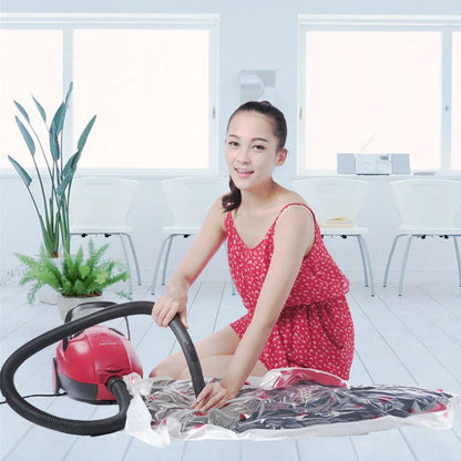 Versatile vacuum compression bags for storing quilts, clothes, and plush toys, reducing volume by up to 80% to maximise storage space.