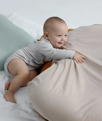 Portable baby nest crib with cotton cover for newborns, dimensions 75cm by 45cm