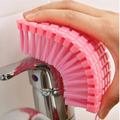 Flexible cleaning brush with high-quality bristles for kitchen and bathroom use