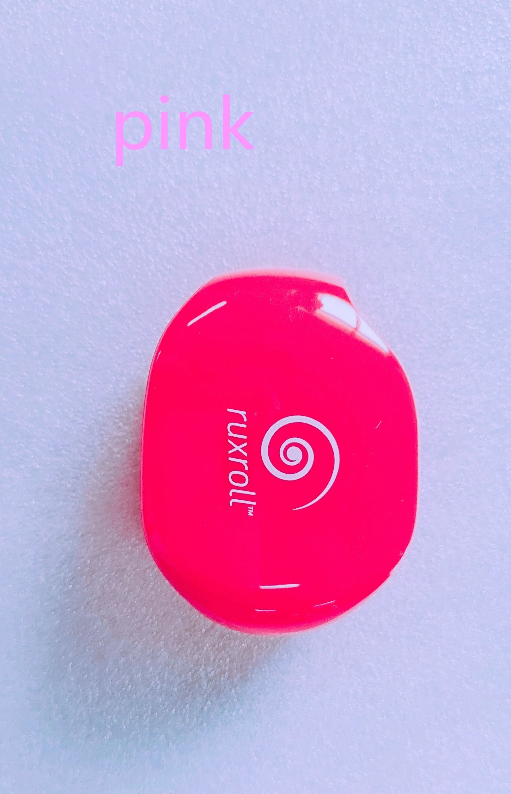 Automatic winder for earphone cable in various colors, compact and efficient