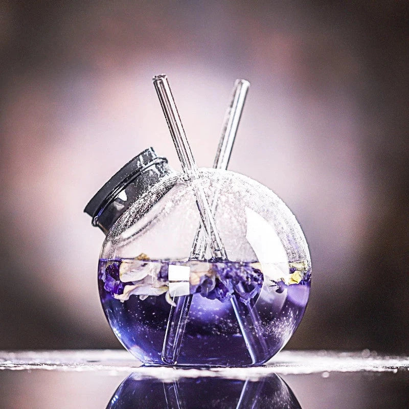 Premium borosilicate cocktail glasses with a stylish molecular design, suitable for a variety of alcoholic and non-alcoholic drinks