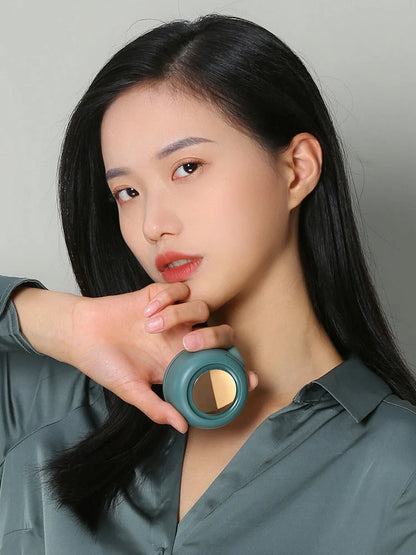 Portable USB clip-on personal cooling fan with flexible clip and adjustable settings