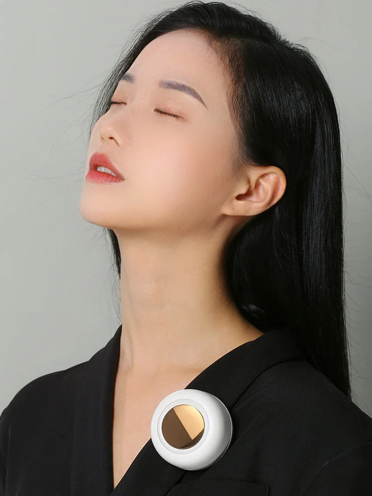 Portable USB clip-on personal cooling fan with flexible clip and adjustable settings