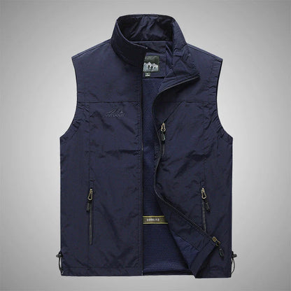 A well-designed and versatile men's outdoor gilet in a range of classic British colours