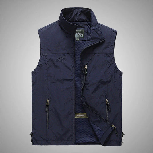 A well-designed and versatile men's outdoor gilet in a range of classic British colours