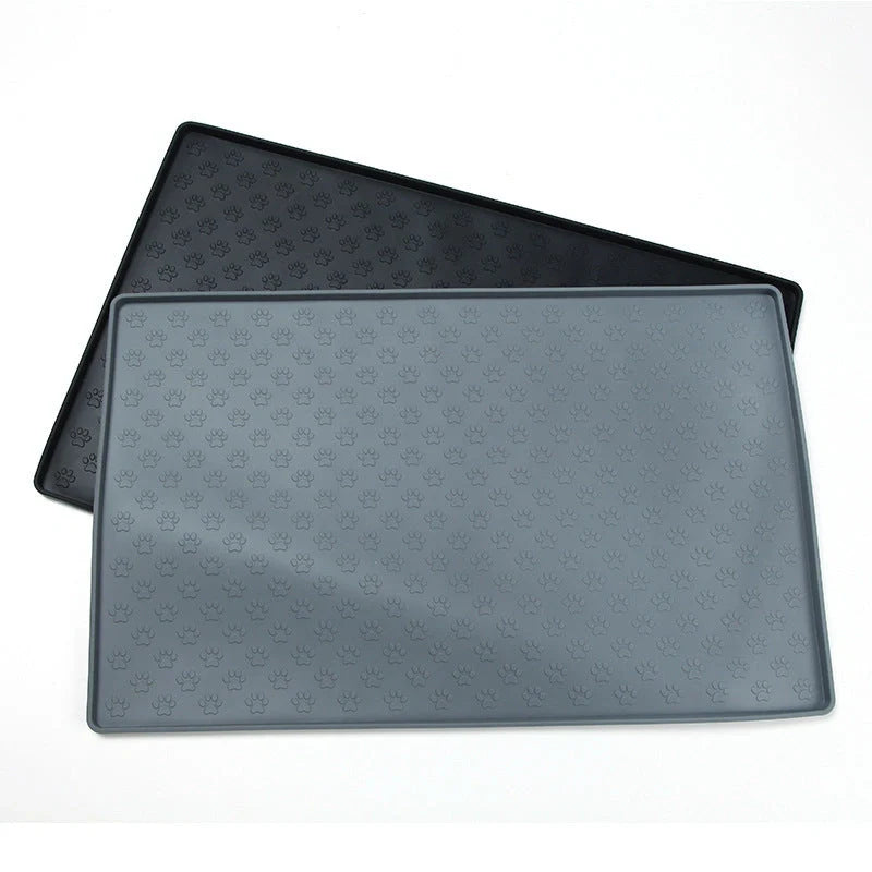 Waterproof and easy-to-clean silicone pet mat in various colours, designed for the comfort and convenience of dogs and cats in the UK.
