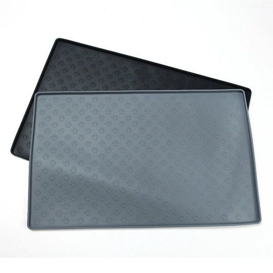 Waterproof and easy-to-clean silicone pet mat in various colours, designed for the comfort and convenience of dogs and cats in the UK.