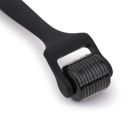 Matte 540 Microneedle Roller with oil-rubber handle for precise skincare treatments
