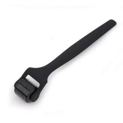 Matte 540 Microneedle Roller with oil-rubber handle for precise skincare treatments