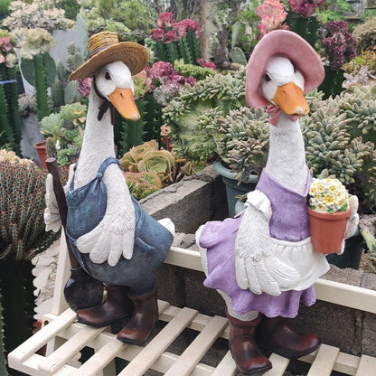 Resin duck outdoor statue for garden decoration with detailed design and stable base