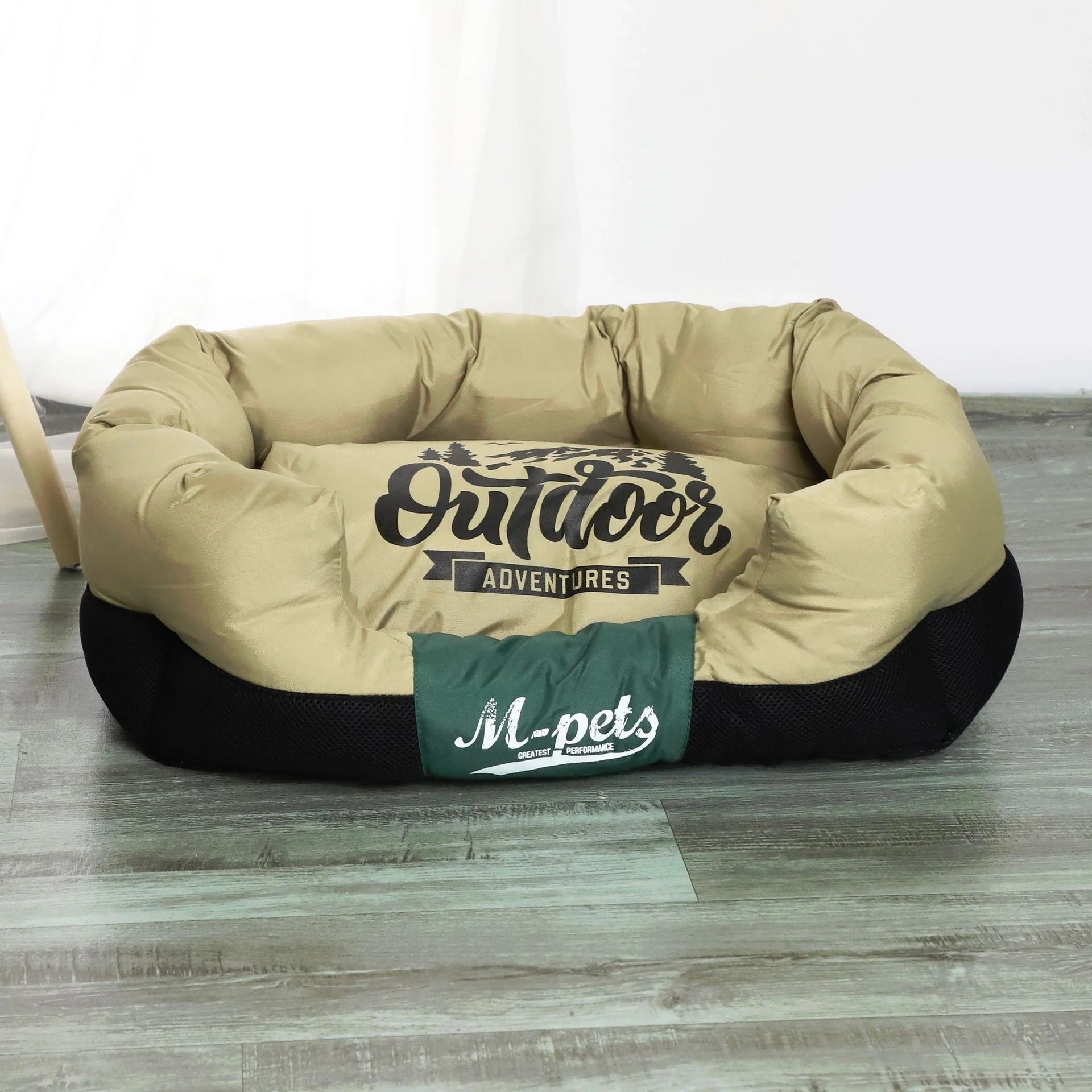 Four Seasons Universal Kennel for dogs and cats with seasonal comfort features