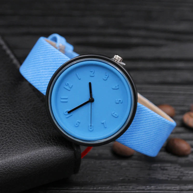 Elegant ladies' quartz watch with alloy dial, mineral glass mirror, and PU leather strap in various stylish colours