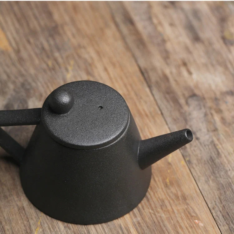 Japanese ceramic teapot with underglaze colour finish in retro design