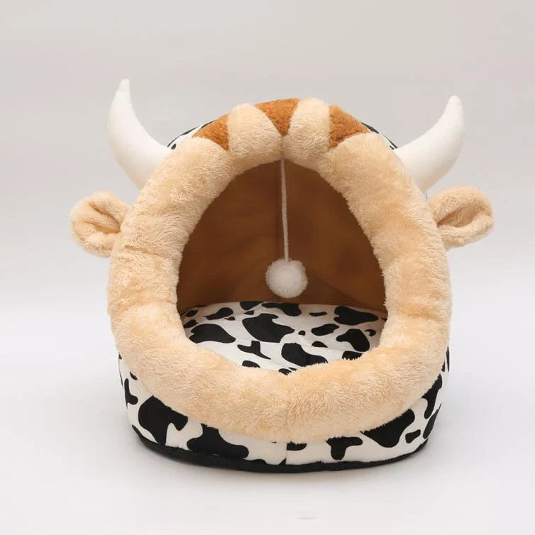 Cosy pet bed in various colours and sizes, providing a soft, warm, and comfortable sleeping space for cats and small dogs