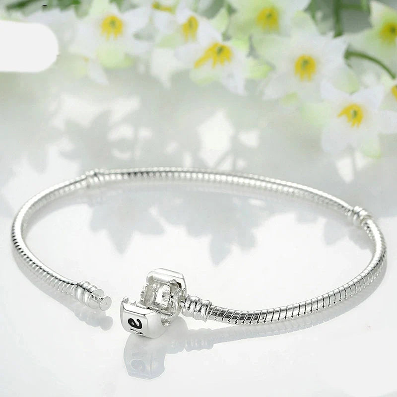 Silver beaded bracelet with copper electroplating and anti-fatigue properties