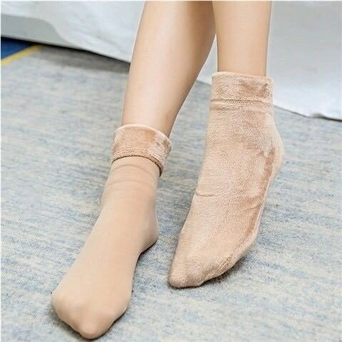 Cosy velvet-lined winter socks for men and women in black and skin colour options