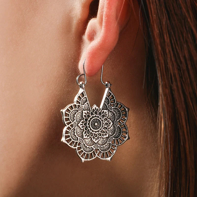 Vintage ethnic style metal openwork floral flower earrings in gold and silvery finishes