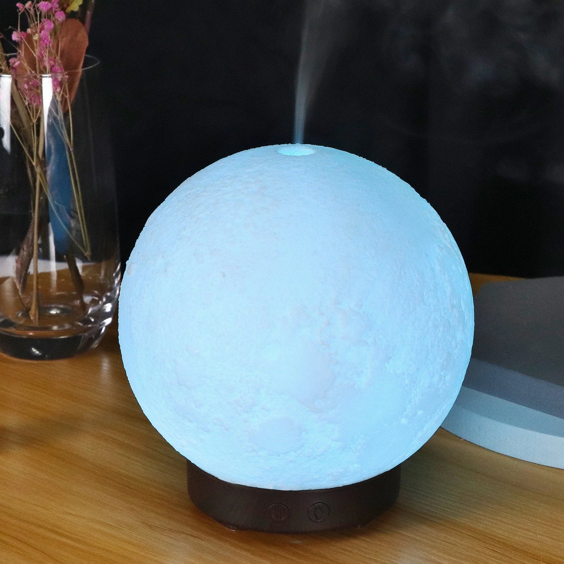Soothing ultrasonic humidifier and aroma diffuser with wood grain and neutral color options