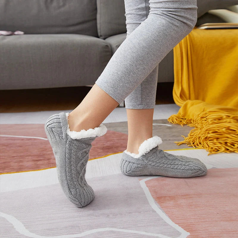 Winter woolen socks with non-slip dots in various colours