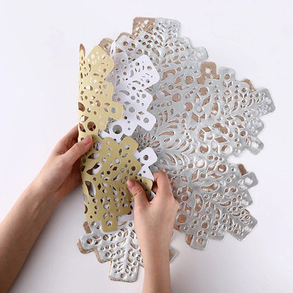 Elegant snowflake placemats made of premium PVC with heat and scald resistance for safe and stylish dining