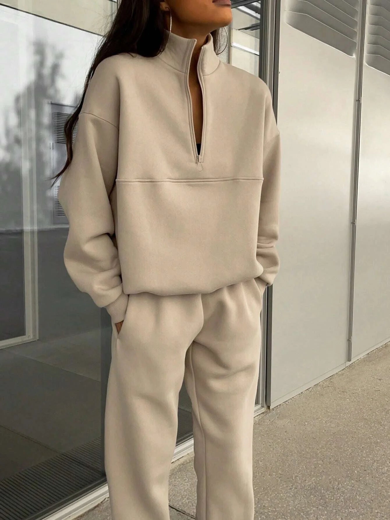 Women's long-sleeved sports sweatshirt suit with stand-up collar and elastic band trousers