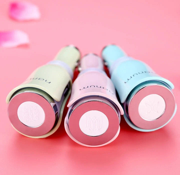 Car aroma diffuser with USB charger in five colours