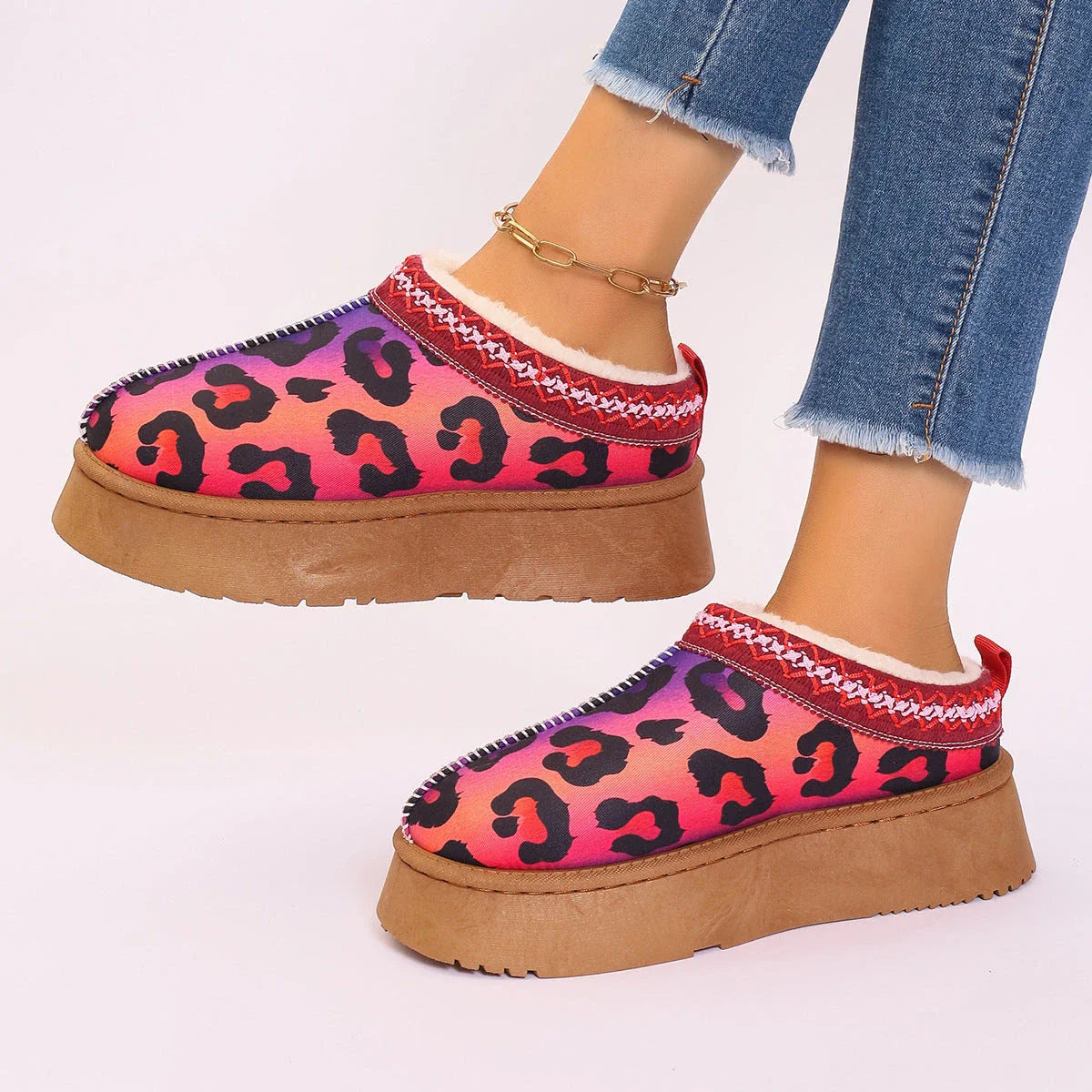 Cozy Christmas-themed ankle boots with cotton upper and plush artificial fur lining