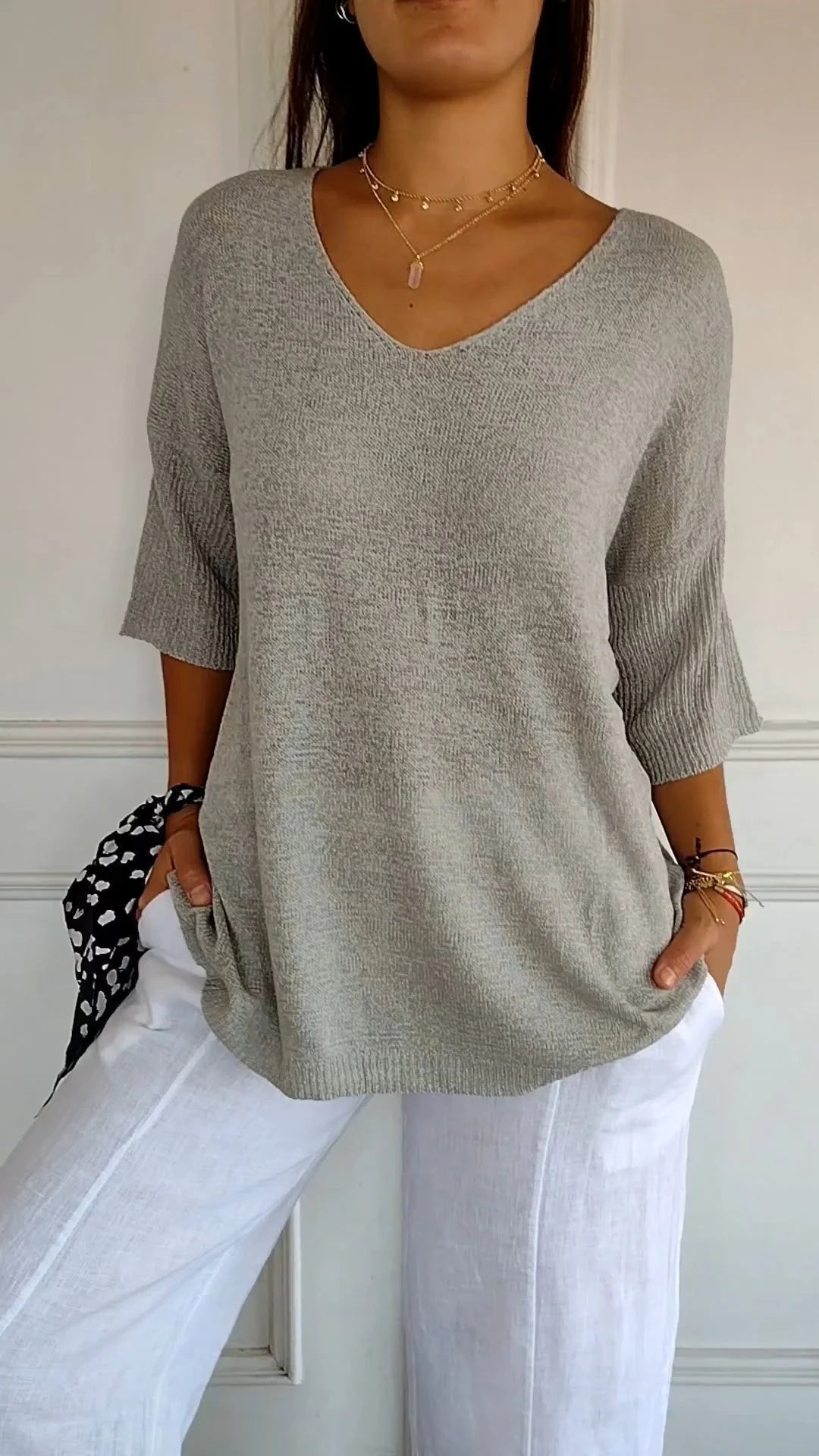 Stylish long-sleeve jumper in various colours with a slimming V-neckline design for a flattering silhouette