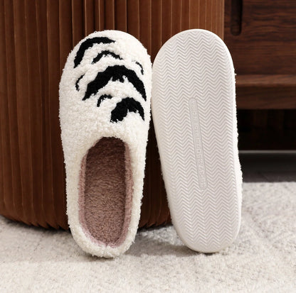Cosy Bat Slippers for Halloween - Soft Plush Unisex House Shoes in black and white