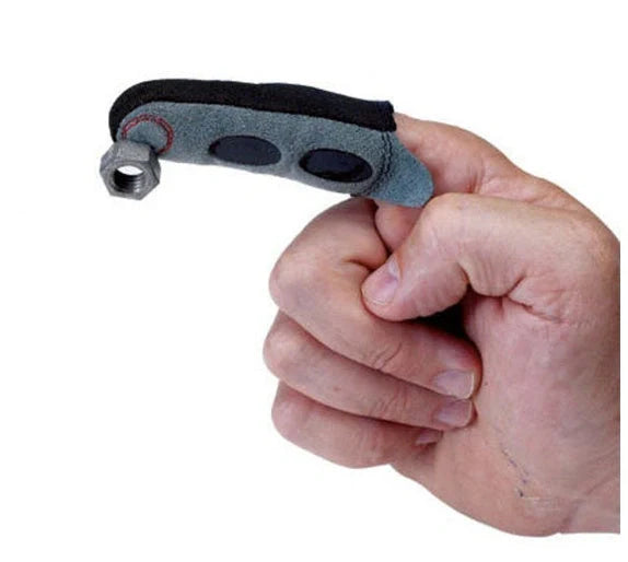 Magnetic Fingertip Sleeve for precise handling of small metal objects