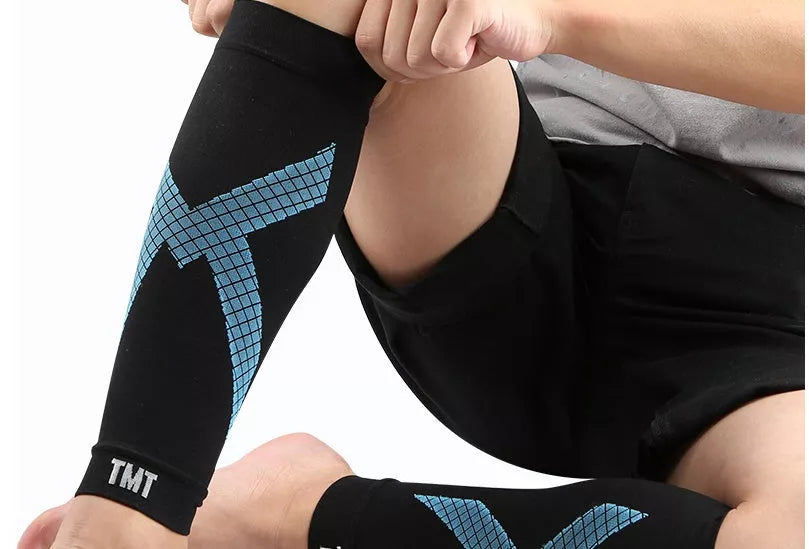 Adjustable sports compression socks in nylon for running, hiking, and cycling