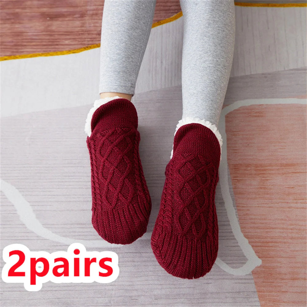 Winter woolen socks with non-slip dots in various colours