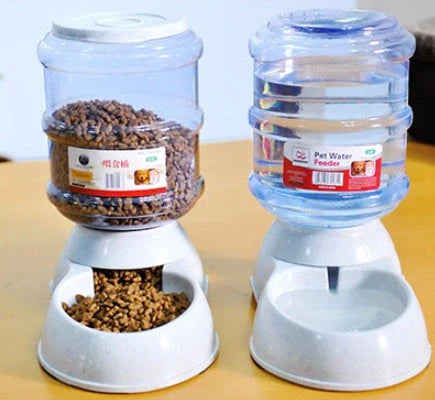 Automatic pet feeder and water dispenser for cats and dogs, available in green