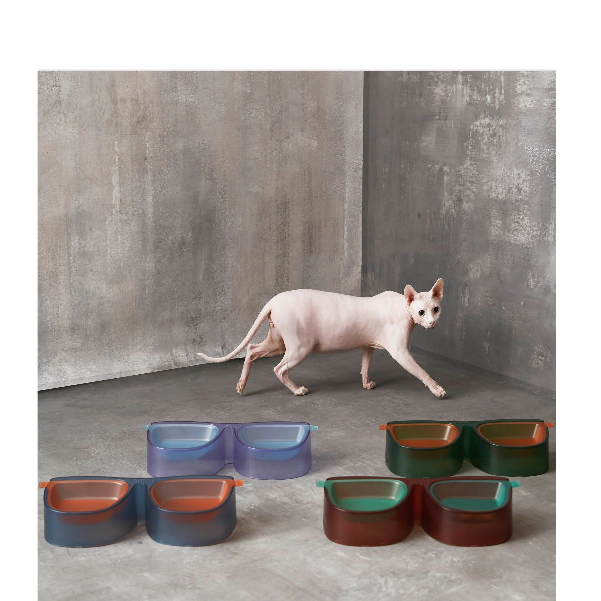 Anti-overturning double bowl for cats with 15° slant design in green
