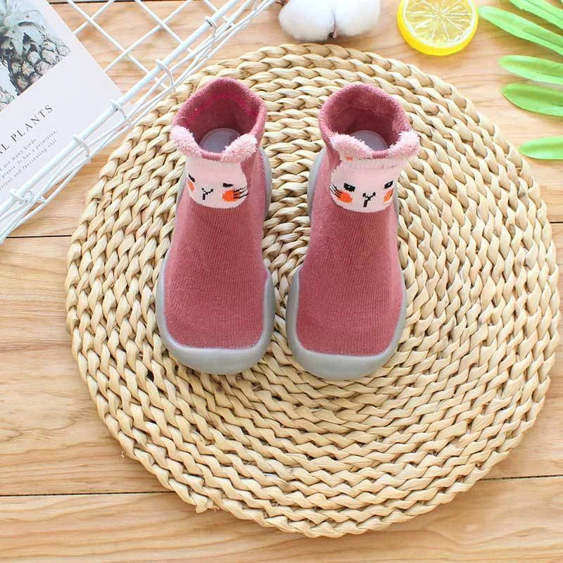 Cosy children's non-slip floor socks in various vibrant colours and sizes